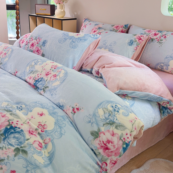 91家纺网 家纺一手货源 找家纺 王朝国际 2026新款高克重牛奶绒印花四件套 云梦海棠