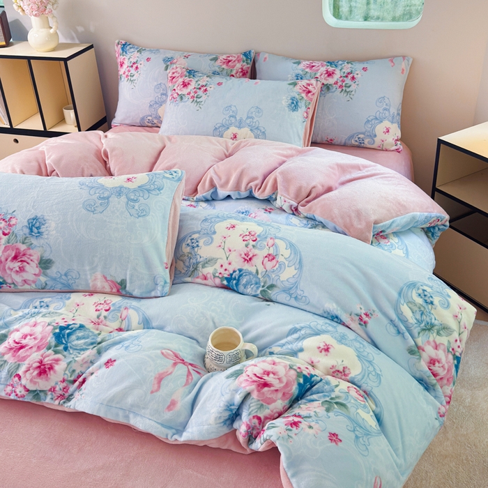 91家纺网 家纺一手货源 找家纺 王朝国际 2026新款高克重牛奶绒印花四件套 云梦海棠