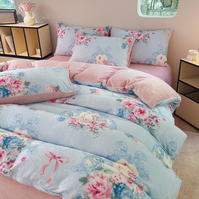 91家纺网 家纺一手货源 找家纺 王朝国际 2026新款高克重牛奶绒印花四件套 云梦海棠