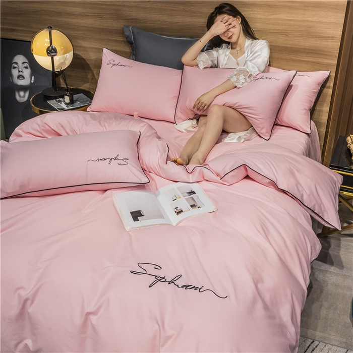 91家纺网 家纺一手货源 找家纺 小叮当家纺仓储工厂店 2025新款(热买家秀不断货)40s贡缎长绒棉纯棉字母款全棉四件套轻奢床上用品 香妃粉