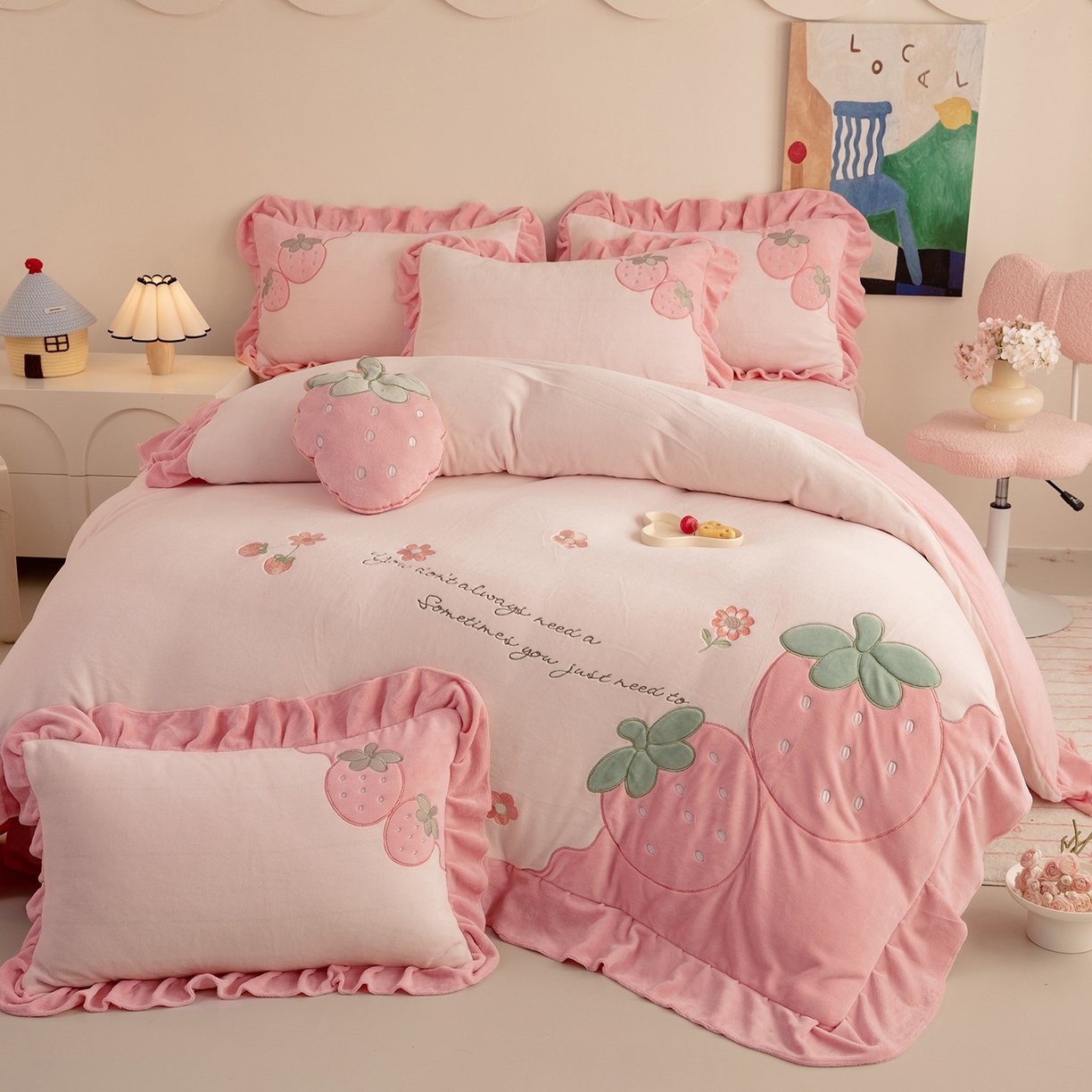 91家纺网 家纺一手货源 找家纺 （总）绒棉世家 2025新款贴布绣A类牛奶绒高克重四件套-粉色草莓