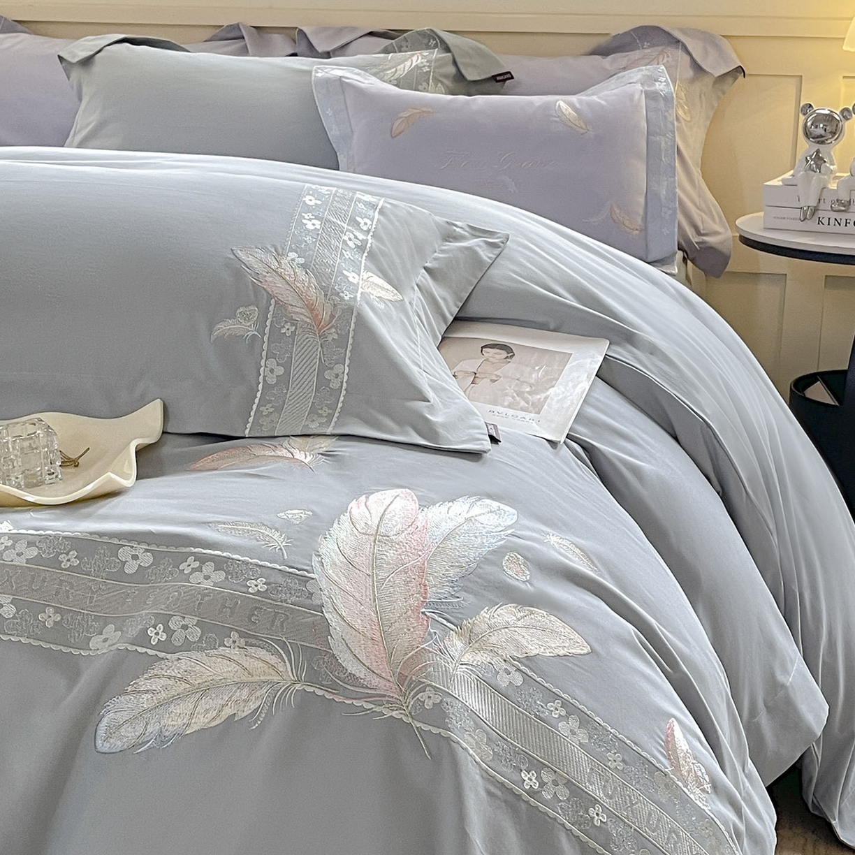 91家纺网 家纺一手货源 找家纺 2025秋冬新品A类加厚保暖全棉磨毛四件套纯棉被套重工刺绣轻奢床笠款直播热款床上用品 缦禾-夜灰