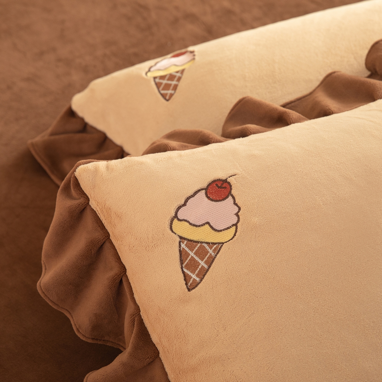 91家纺网 家纺一手货源 找家纺 （总）绒棉世家 2025新款贴布绣A类牛奶绒高克重四件套-啦布布