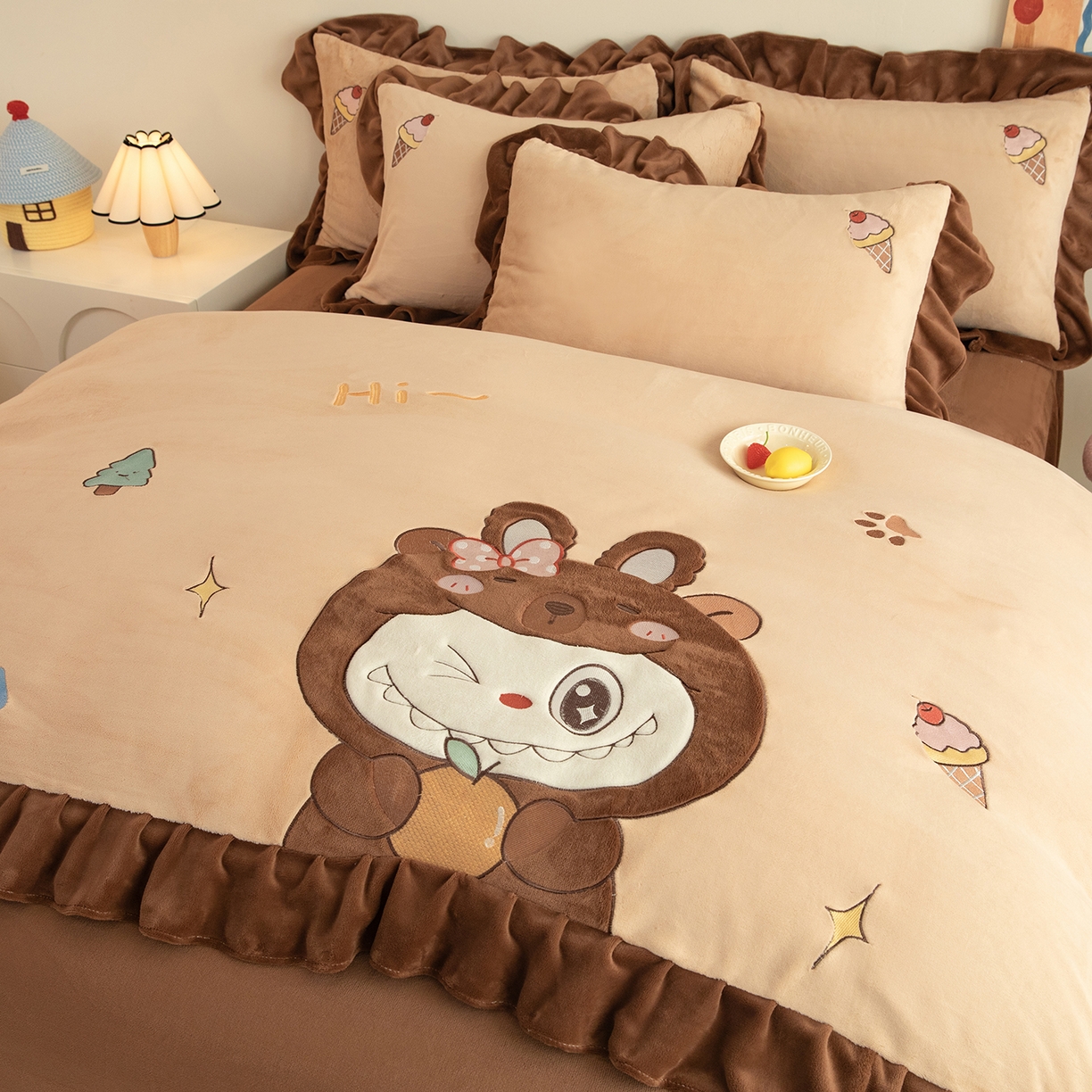 91家纺网 家纺一手货源 找家纺 （总）绒棉世家 2025新款贴布绣A类牛奶绒高克重四件套-啦布布