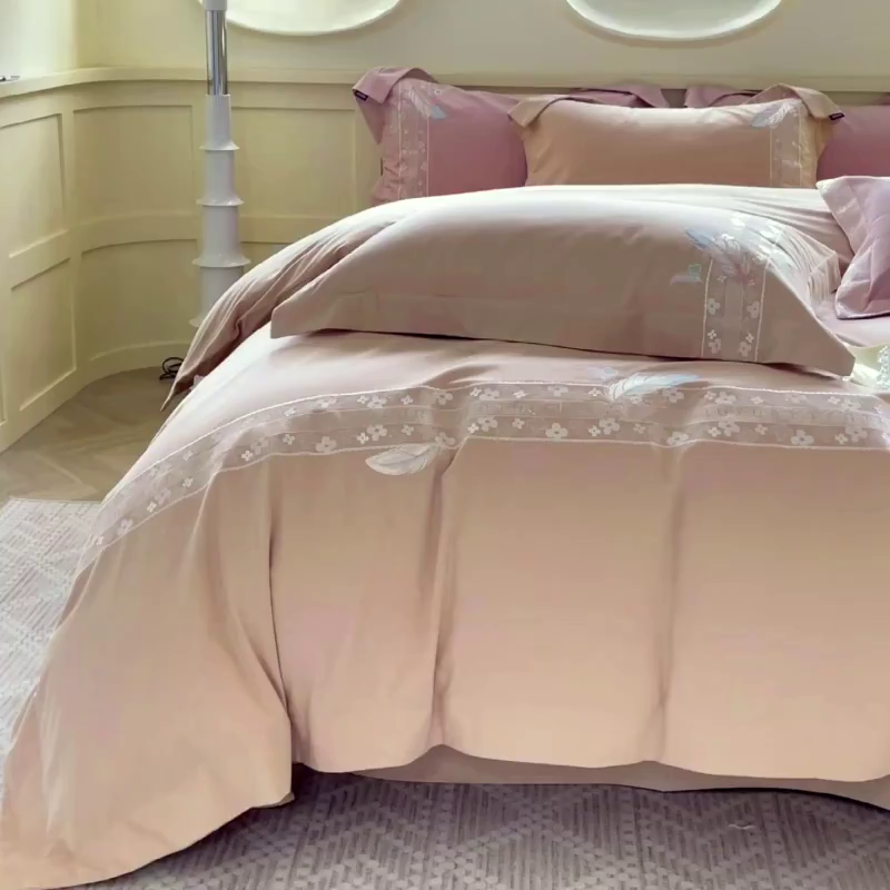 91家纺网 家纺一手货源 找家纺 2025秋冬新品A类加厚保暖全棉磨毛四件套纯棉被套重工刺绣轻奢床笠款直播热款床上用品 缦禾-拿铁