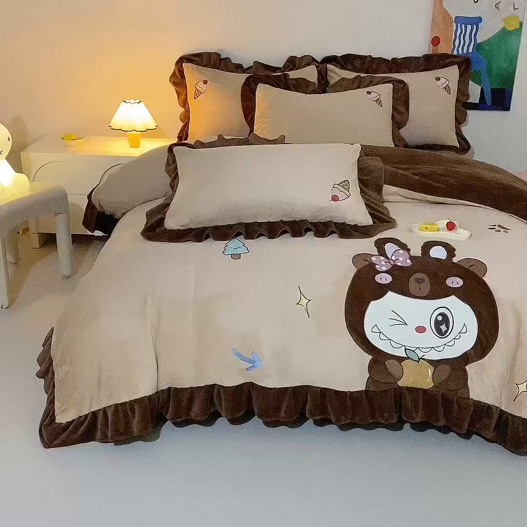 91家纺网 家纺一手货源 找家纺 （总）绒棉世家 2025新款贴布绣A类牛奶绒高克重四件套-啦布布