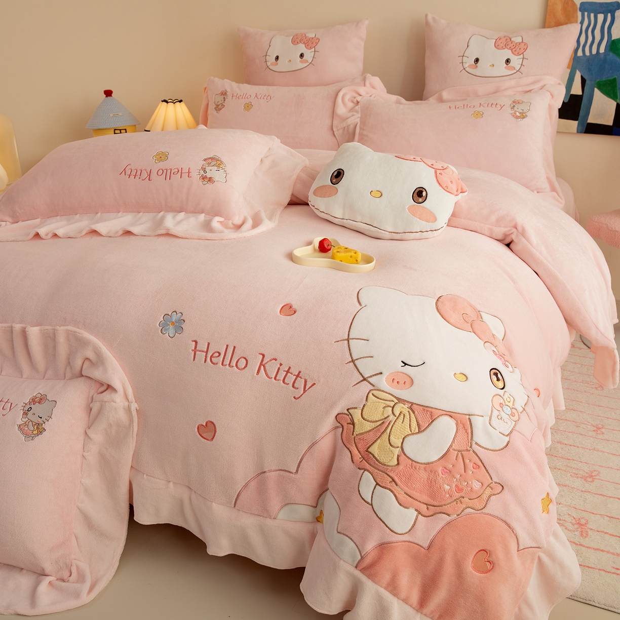 91家纺网 家纺一手货源 找家纺 （总）绒棉世家 2025新款贴布绣A类牛奶绒高克重四件套-KT猫