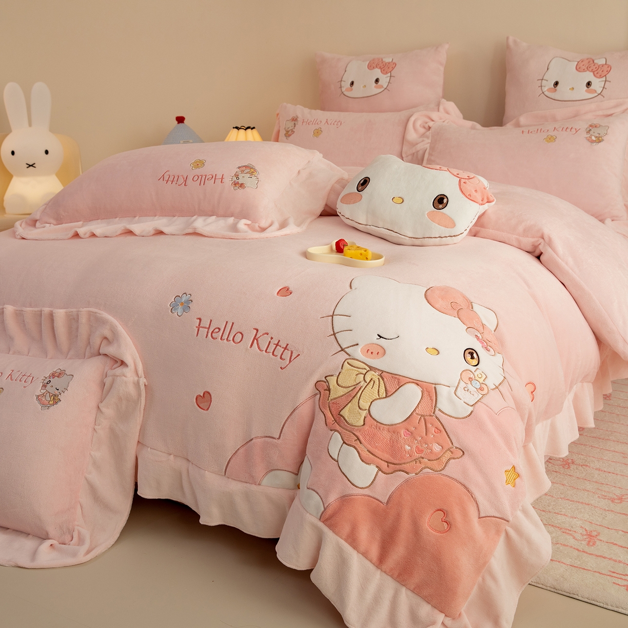 91家纺网 家纺一手货源 找家纺 （总）绒棉世家 2025新款贴布绣A类牛奶绒高克重四件套-KT猫