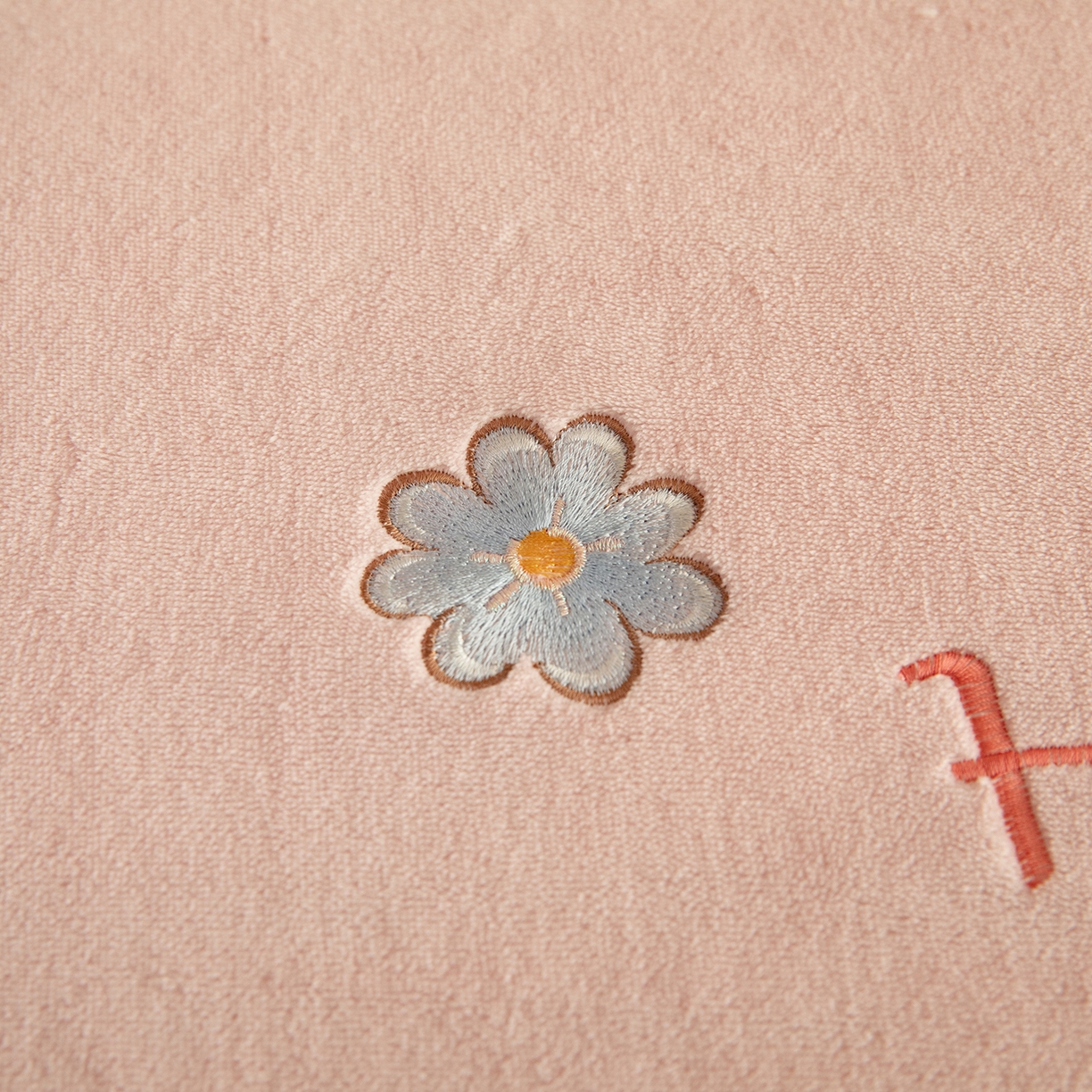 91家纺网 家纺一手货源 找家纺 （总）绒棉世家 2025新款贴布绣A类牛奶绒高克重四件套-KT猫