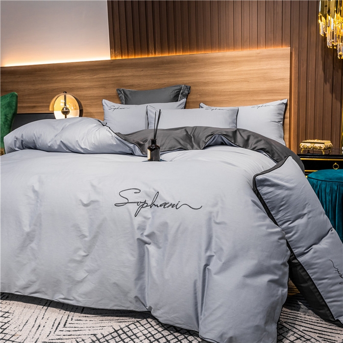 91家纺网 家纺一手货源 找家纺 小叮当家纺仓储工厂店 2025新款(热买家秀不断货)40s贡缎长绒棉纯棉字母款全棉四件套轻奢床上用品 银高级灰