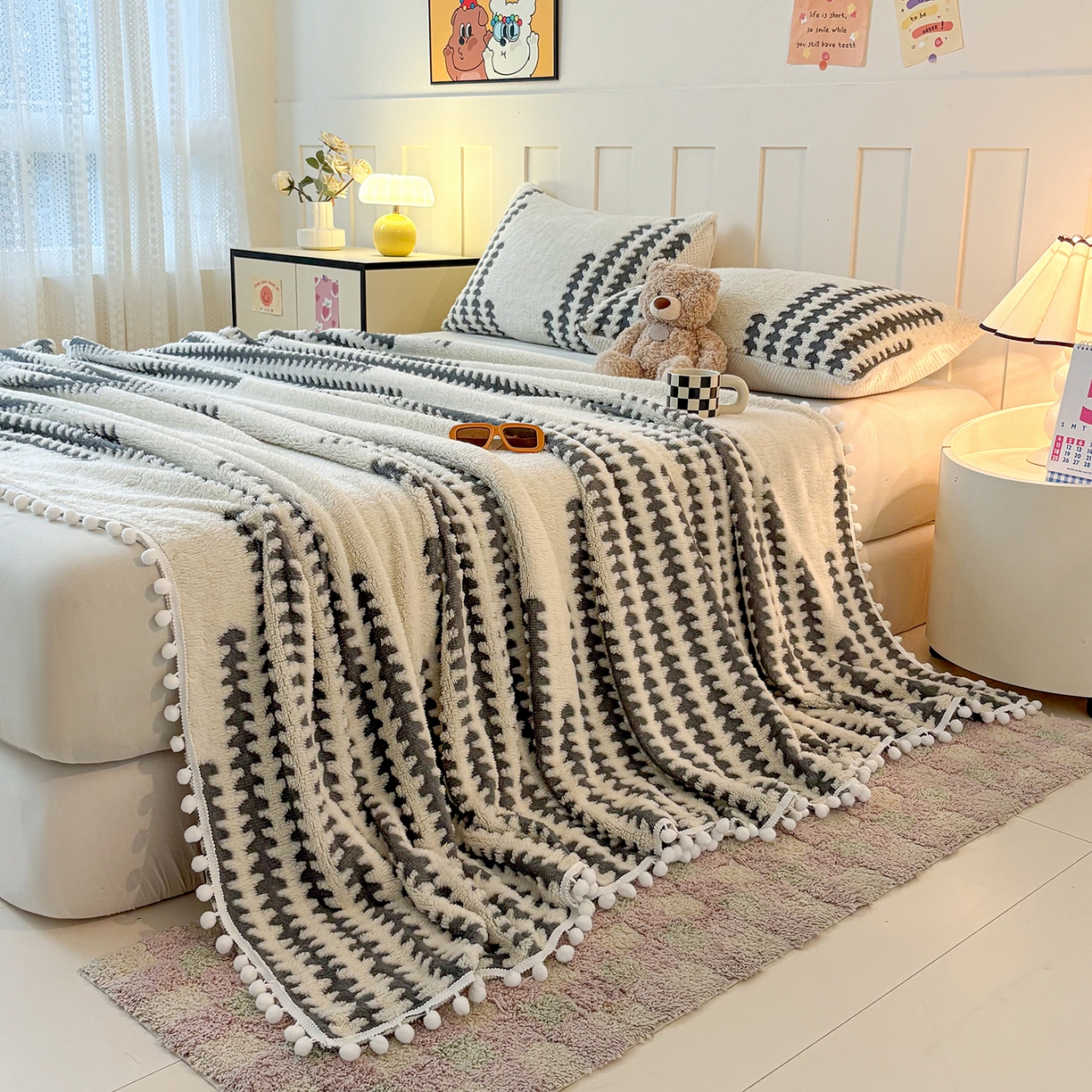 91家纺网 家纺一手货源 找家纺 （总）恋佳居 2025新款高克重提花舒棉绒吊球花边毛毯