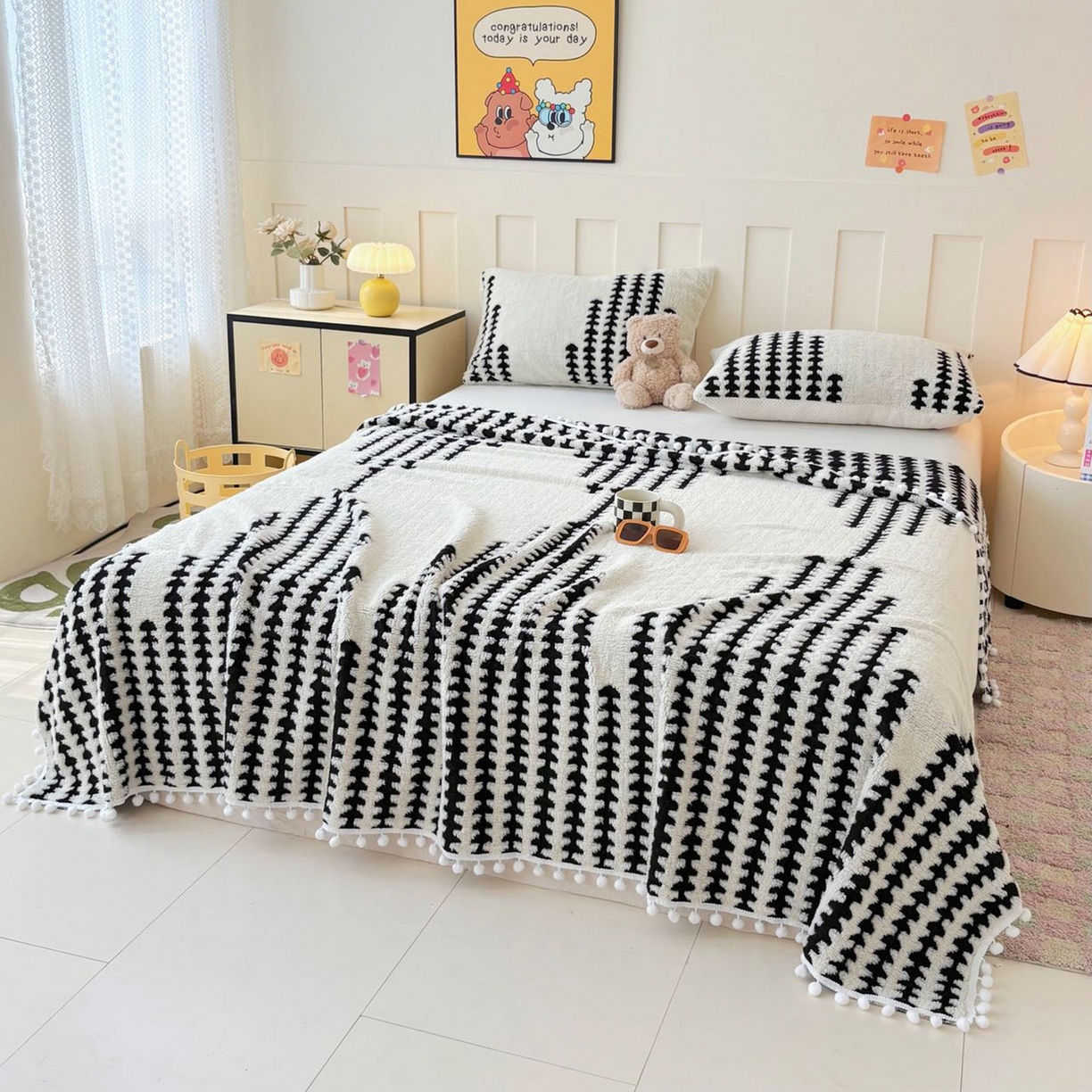 91家纺网 家纺一手货源 找家纺 恋佳居 2025新款高克重提花舒棉绒吊球花边毛毯 节节高-黑色