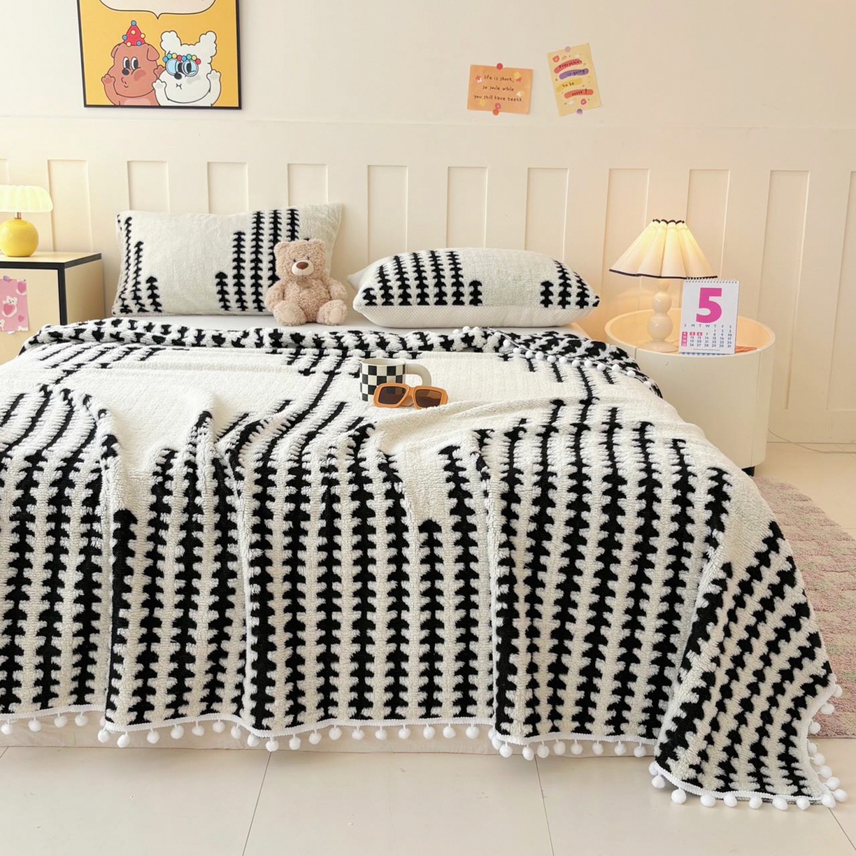 91家纺网 家纺一手货源 找家纺 恋佳居 2025新款高克重提花舒棉绒吊球花边毛毯 节节高-黑色