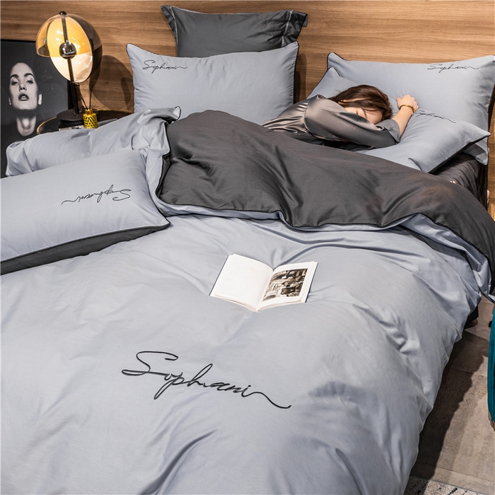 91家纺网 家纺一手货源 找家纺 小叮当家纺仓储工厂店 2025新款(热买家秀不断货)40s贡缎长绒棉纯棉字母款全棉四件套轻奢床上用品 银高级灰