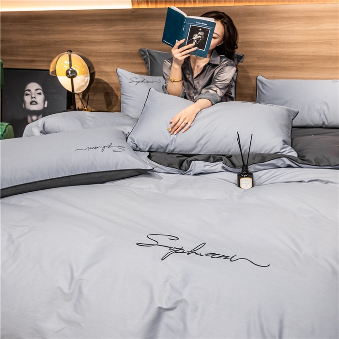 91家纺网 家纺一手货源 找家纺 小叮当家纺仓储工厂店 2025新款(热买家秀不断货)40s贡缎长绒棉纯棉字母款全棉四件套轻奢床上用品 银高级灰
