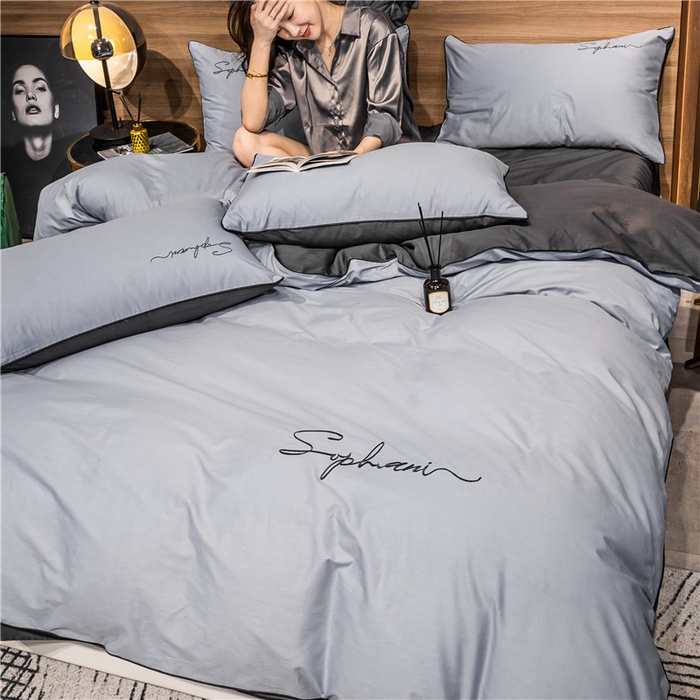 91家纺网 家纺一手货源 找家纺 小叮当家纺仓储工厂店 2025新款(热买家秀不断货)40s贡缎长绒棉纯棉字母款全棉四件套轻奢床上用品 银高级灰