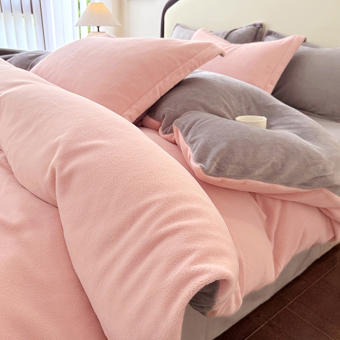 91家纺网 家纺一手货源 找家纺 家贝爱 2025新款高克重石墨烯牛奶绒四件套 暖梦-粉玉