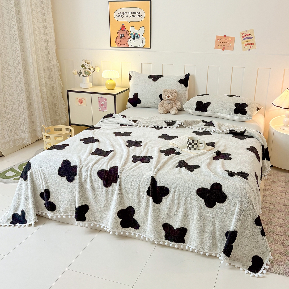 91家纺网 家纺一手货源 找家纺 恋佳居 2025新款高克重提花舒棉绒吊球花边毛毯 蝶儿飞