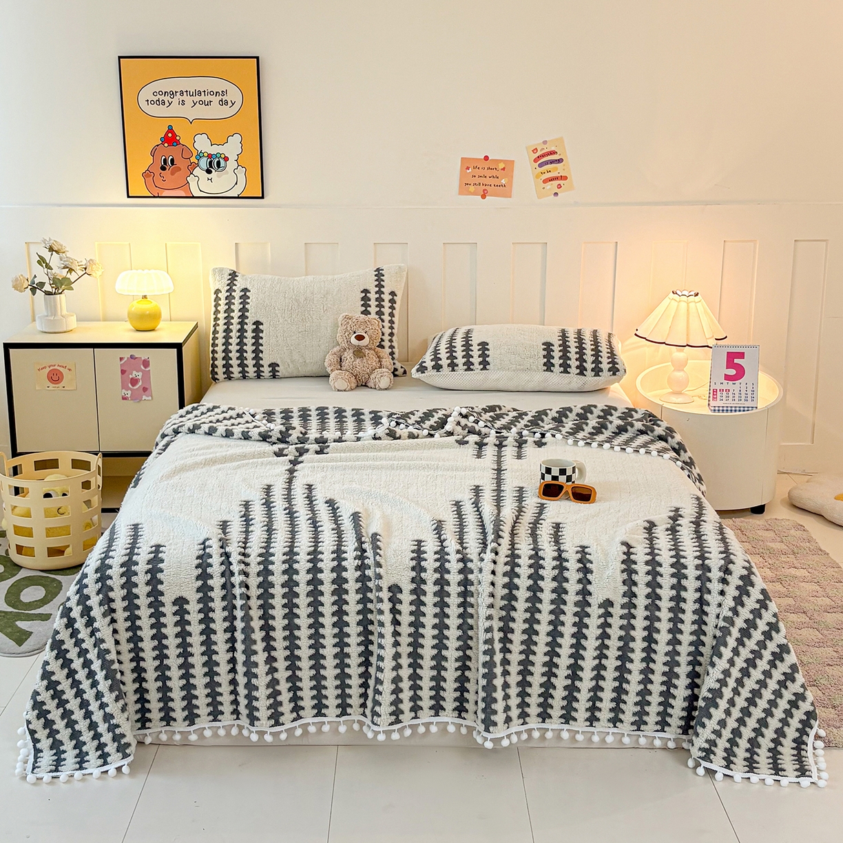 91家纺网 家纺一手货源 找家纺 恋佳居 2025新款高克重提花舒棉绒吊球花边毛毯 节节高-灰色