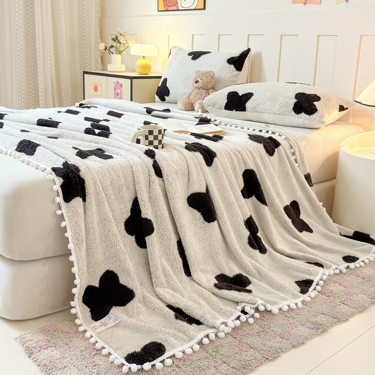 恋佳居 2025新款高克重提花舒棉绒吊球花边毛毯 蝶儿飞