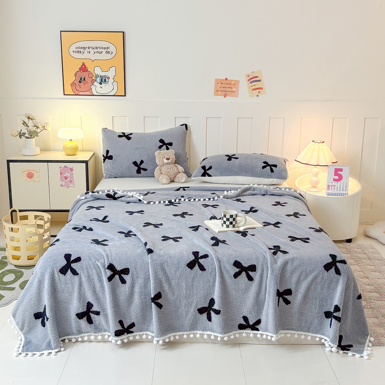 91家纺网 家纺一手货源 找家纺 恋佳居 2025新款高克重提花舒棉绒吊球花边毛毯 蝴蝶结