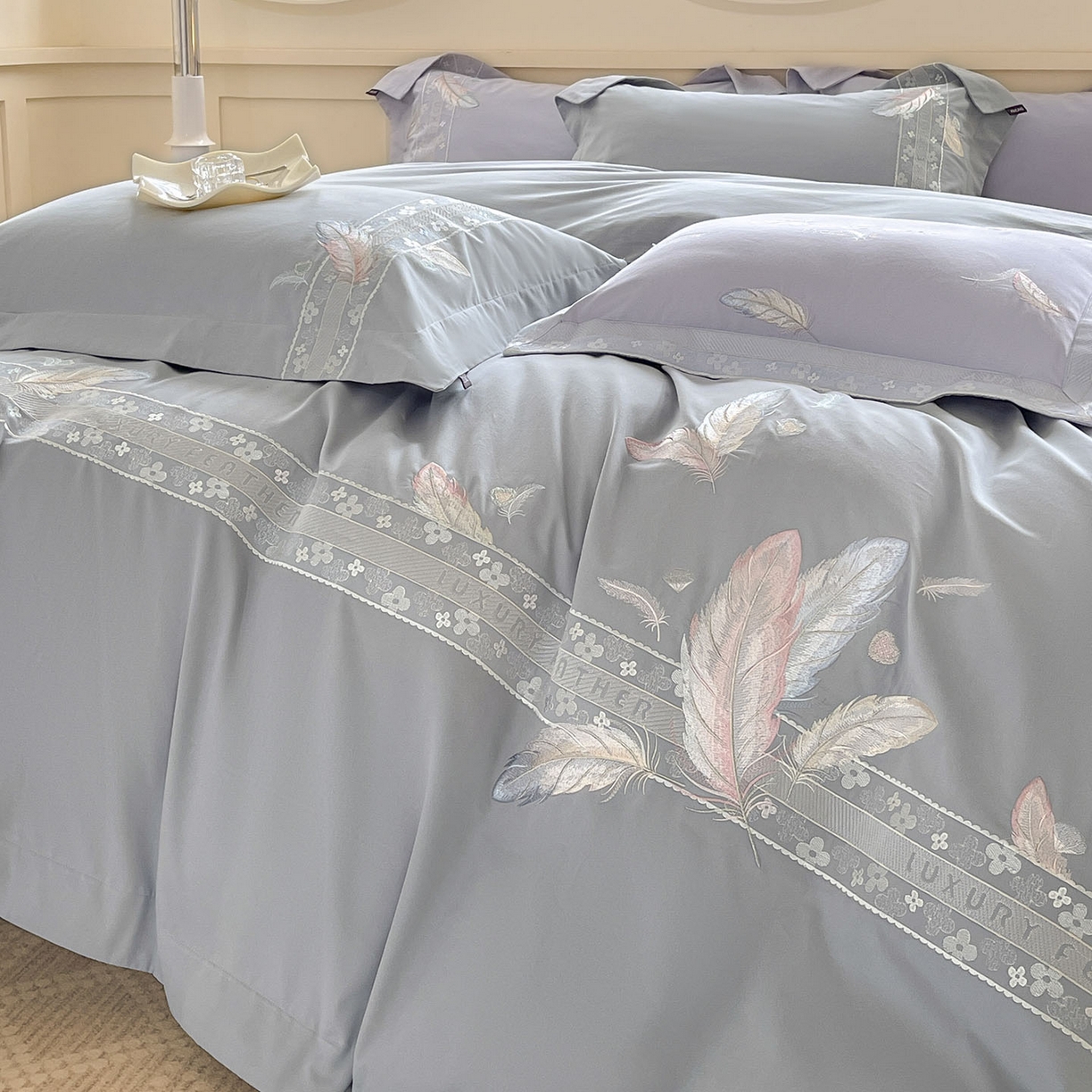 91家纺网 家纺一手货源 找家纺 2025秋冬新品A类加厚保暖全棉磨毛四件套纯棉被套重工刺绣轻奢床笠款直播热款床上用品 缦禾-夜灰