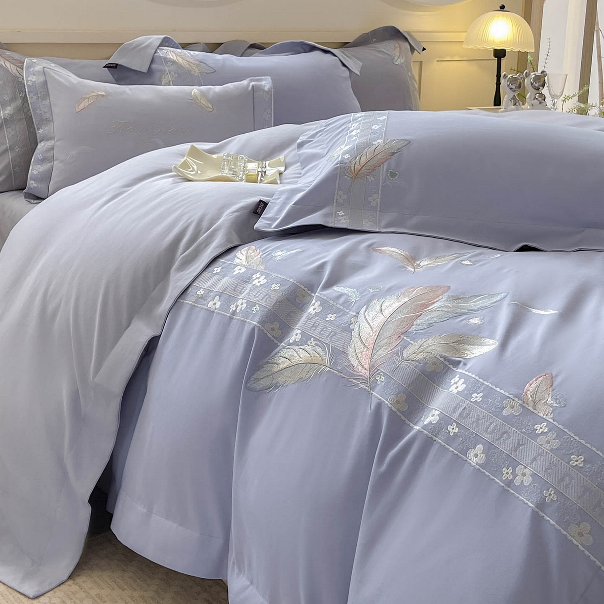 91家纺网 家纺一手货源 找家纺 2025秋冬新品A类加厚保暖全棉磨毛四件套纯棉被套重工刺绣轻奢床笠款直播热款床上用品 缦禾-黛紫