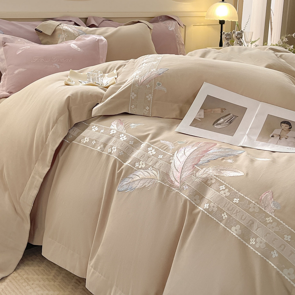 91家纺网 家纺一手货源 找家纺 2025秋冬新品A类加厚保暖全棉磨毛四件套纯棉被套重工刺绣轻奢床笠款直播热款床上用品 缦禾-拿铁