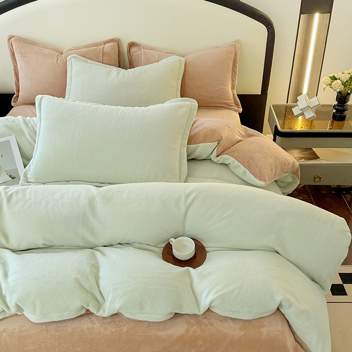 91家纺网 家纺一手货源 找家纺 家贝爱 2025新款高克重石墨烯牛奶绒四件套 暖梦-绿