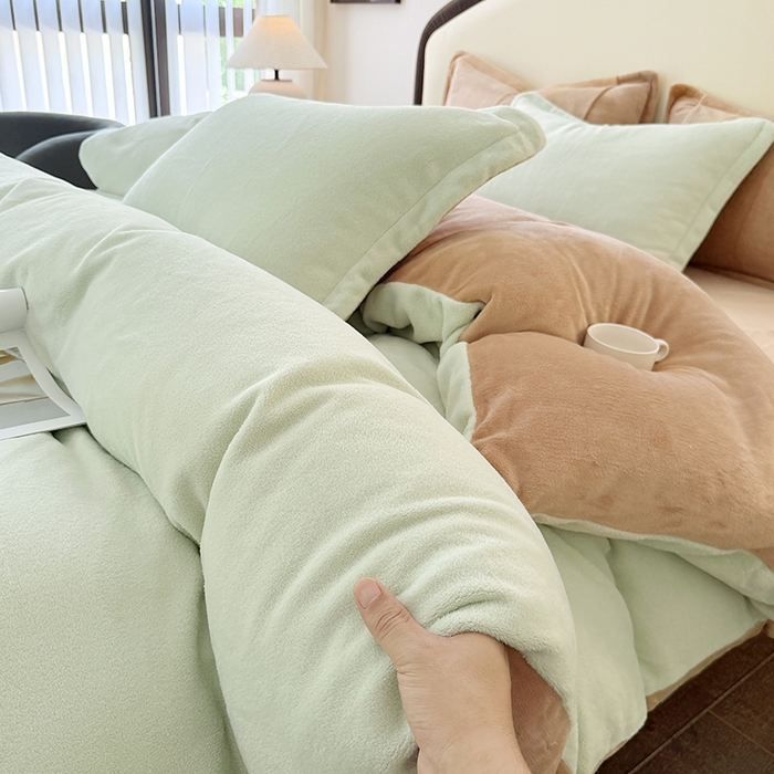 91家纺网 家纺一手货源 找家纺 家贝爱 2025新款高克重石墨烯牛奶绒四件套 暖梦-绿