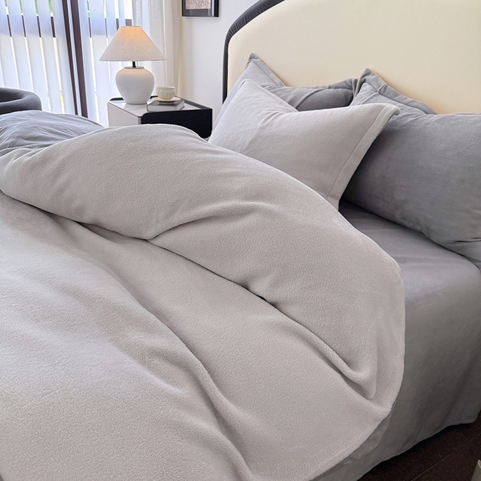 91家纺网 家纺一手货源 找家纺 家贝爱 2025新款高克重石墨烯牛奶绒四件套 暖梦-浅灰
