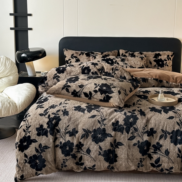 91家纺网 家纺一手货源 找家纺 居易简 2025新款亲肤保暖皮草绒牛奶绒AB面美拉德抽条兔毛绒四件套 花枝漫语