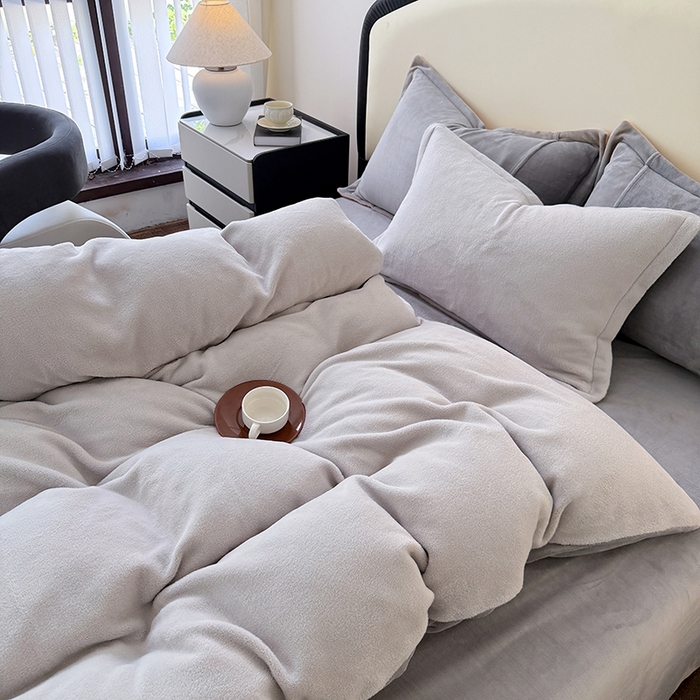 91家纺网 家纺一手货源 找家纺 家贝爱 2025新款高克重石墨烯牛奶绒四件套 暖梦-浅灰