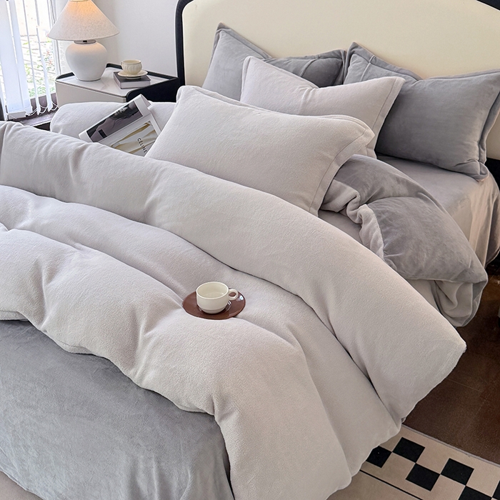 91家纺网 家纺一手货源 找家纺 家贝爱 2025新款高克重石墨烯牛奶绒四件套 暖梦-浅灰