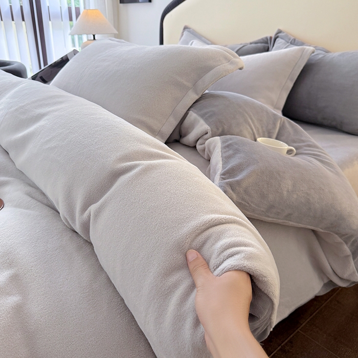 91家纺网 家纺一手货源 找家纺 家贝爱 2025新款高克重石墨烯牛奶绒四件套 暖梦-浅灰