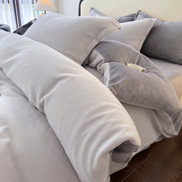 91家纺网 家纺一手货源 找家纺 家贝爱 2025新款高克重石墨烯牛奶绒四件套 暖梦-浅灰