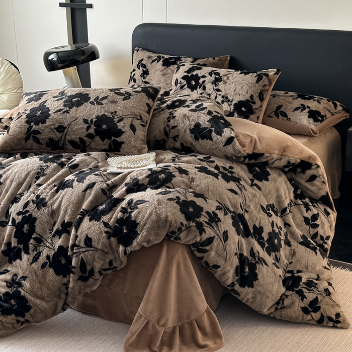 91家纺网 家纺一手货源 找家纺 居易简 2025新款亲肤保暖皮草绒牛奶绒AB面美拉德抽条兔毛绒四件套 花枝漫语