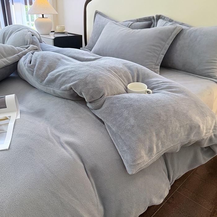 91家纺网 家纺一手货源 找家纺 家贝爱 2025新款高克重石墨烯牛奶绒四件套 暖梦-深灰