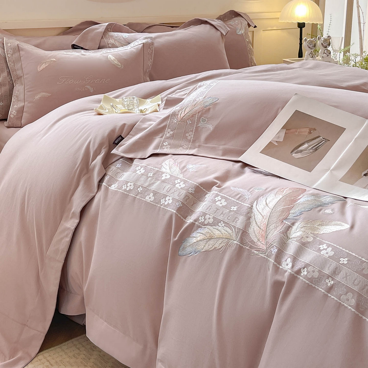 91家纺网 家纺一手货源 找家纺 （总）2025秋冬新品A类加厚保暖全棉磨毛四件套纯棉被套重工刺绣轻奢床笠款直播热款床上用品