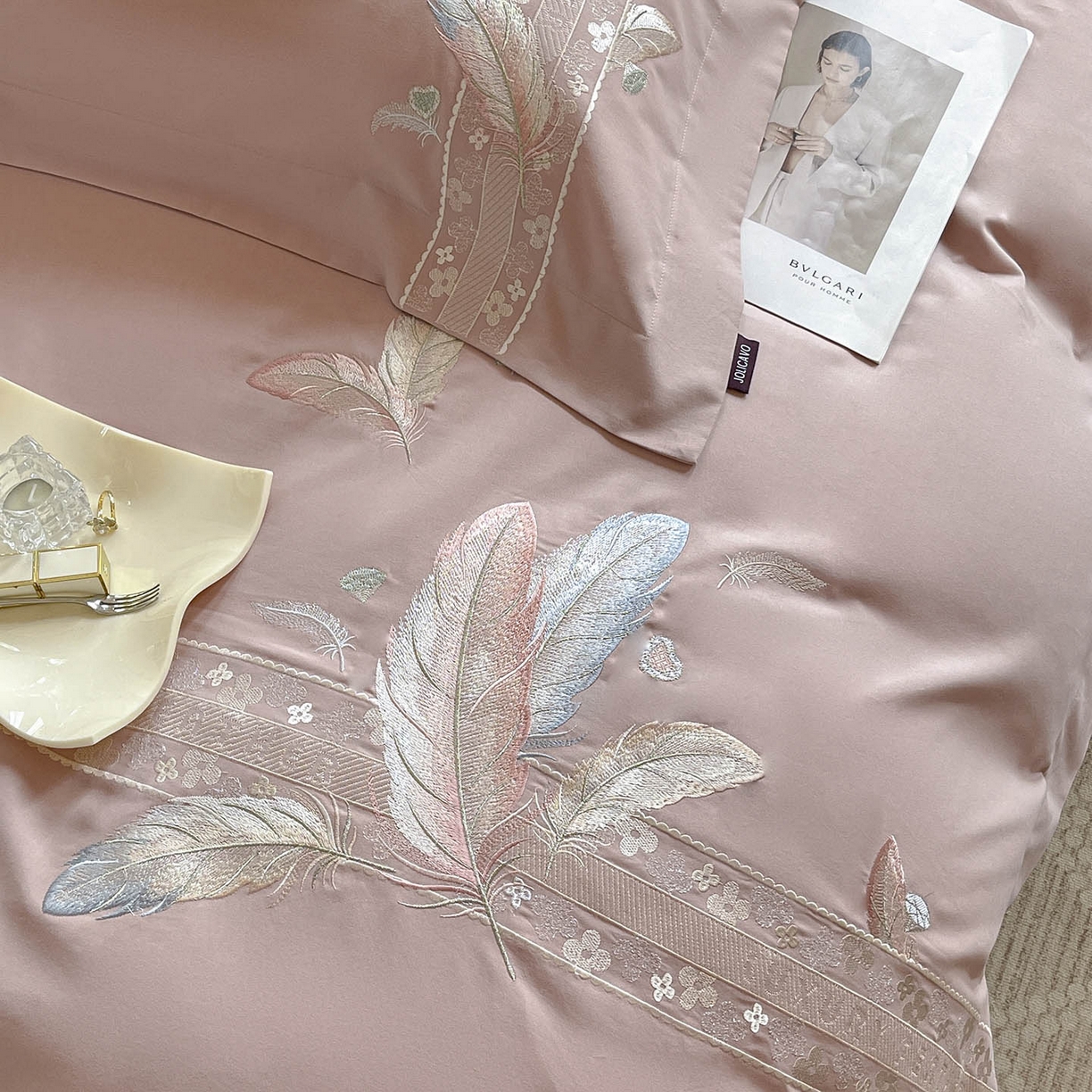 91家纺网 家纺一手货源 找家纺 （总）2025秋冬新品A类加厚保暖全棉磨毛四件套纯棉被套重工刺绣轻奢床笠款直播热款床上用品