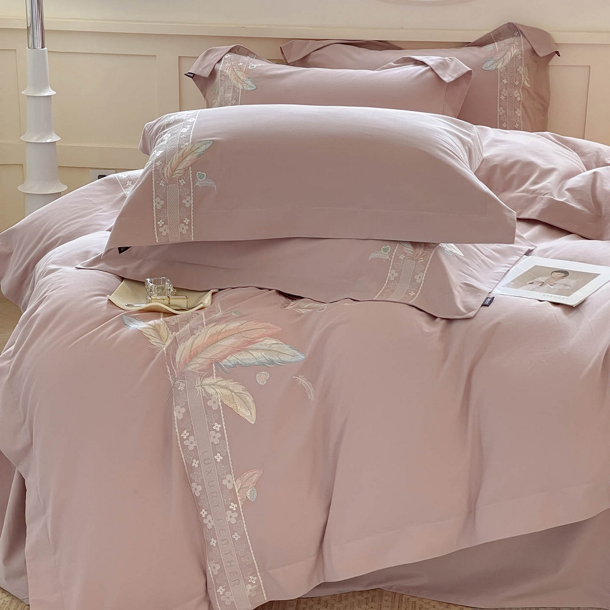 91家纺网 家纺一手货源 找家纺 （总）2025秋冬新品A类加厚保暖全棉磨毛四件套纯棉被套重工刺绣轻奢床笠款直播热款床上用品