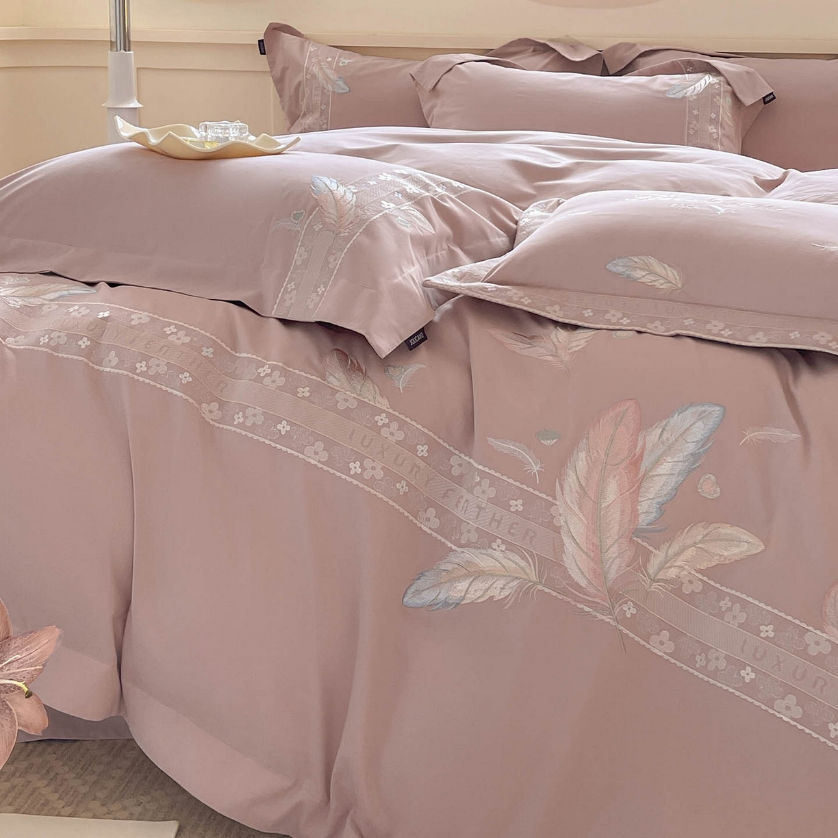 91家纺网 家纺一手货源 找家纺 （总）2025秋冬新品A类加厚保暖全棉磨毛四件套纯棉被套重工刺绣轻奢床笠款直播热款床上用品