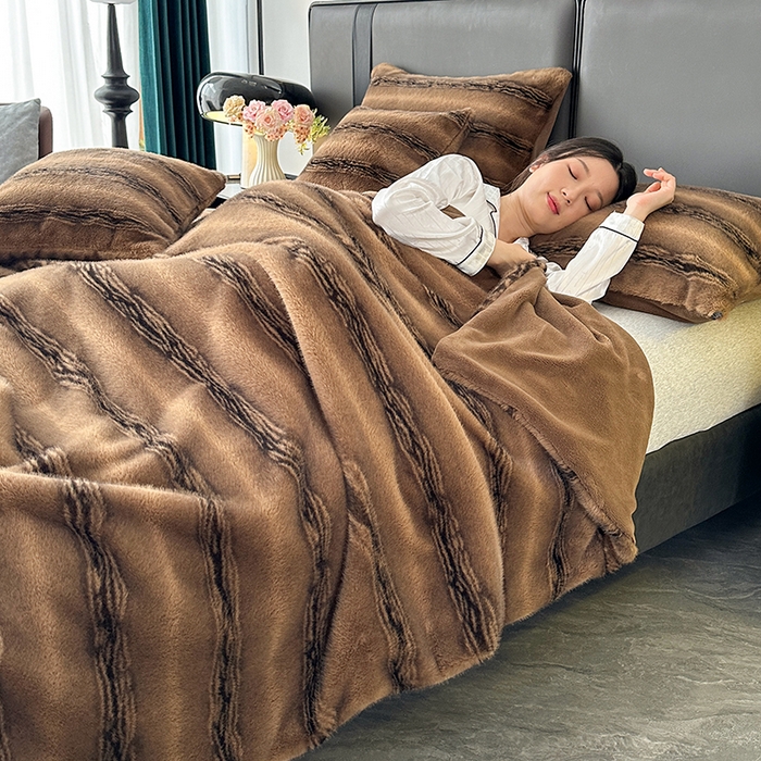 91家纺网 家纺一手货源 找家纺 芸锦豪 2025新款大金狐貂云锦绒毛毯毯子 棕色