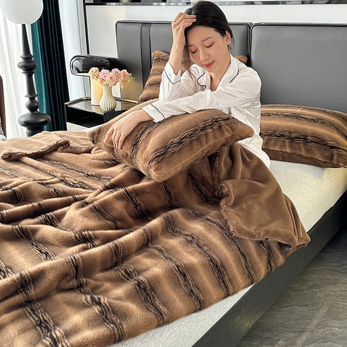 91家纺网 家纺一手货源 找家纺 芸锦豪 2025新款大金狐貂云锦绒毛毯毯子 棕色