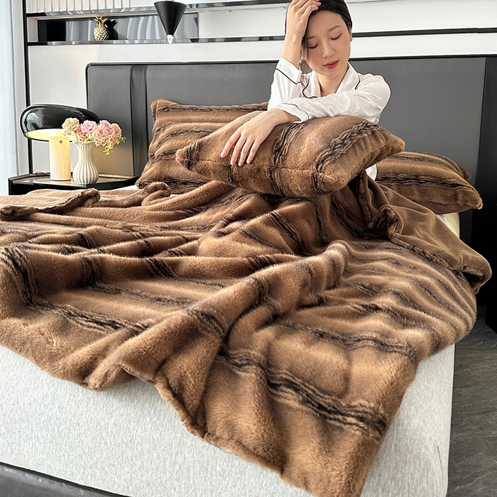 91家纺网 家纺一手货源 找家纺 芸锦豪 2025新款大金狐貂云锦绒毛毯毯子 棕色