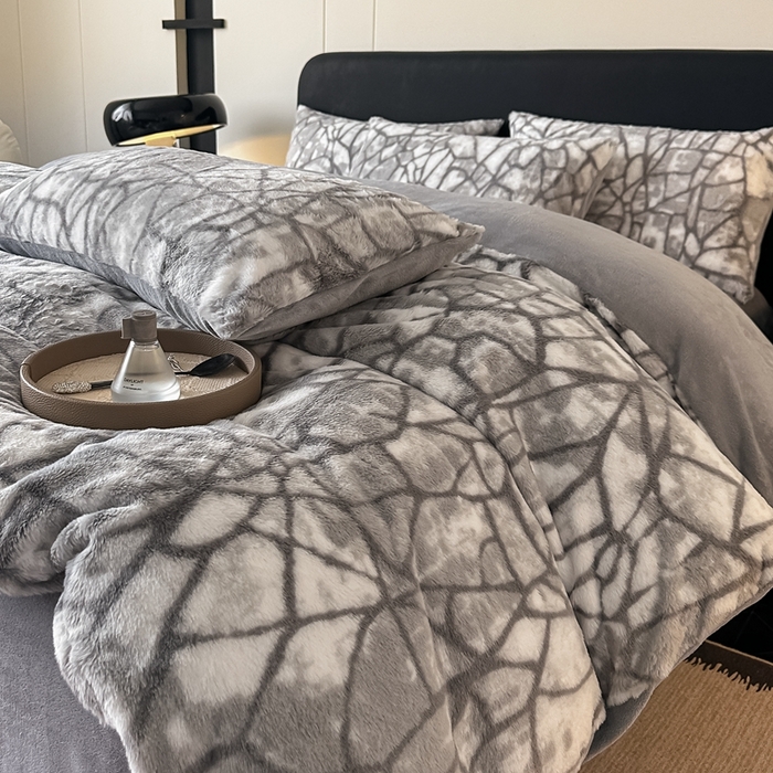 91家纺网 家纺一手货源 找家纺 居易简 2025新款亲肤保暖皮草绒牛奶绒AB面美拉德抽条兔毛绒四件套 几何空间