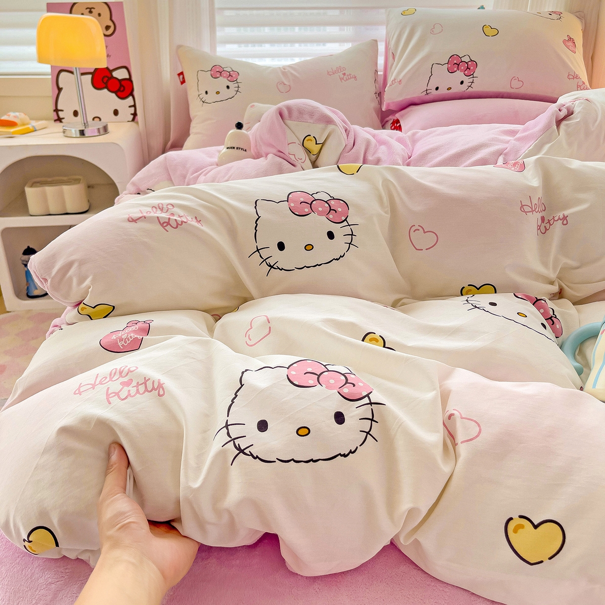 91家纺网 家纺一手货源 找家纺 朵希曼 2026新款棉绒卡通三丽鸥棉加绒印花系列四件套 可爱凯蒂