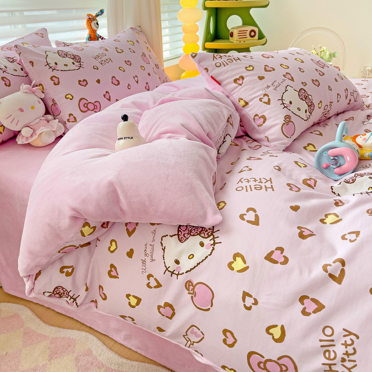 91家纺网 家纺一手货源 找家纺 朵希曼 2026新款棉绒卡通三丽鸥棉加绒印花系列四件套 萌宠凯蒂