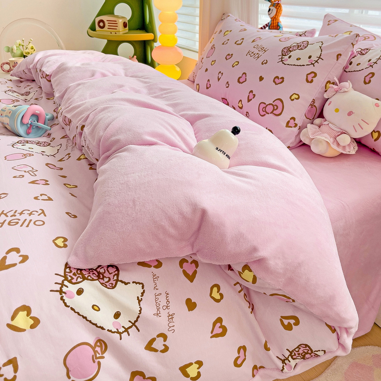 91家纺网 家纺一手货源 找家纺 朵希曼 2026新款棉绒卡通三丽鸥棉加绒印花系列四件套 萌宠凯蒂