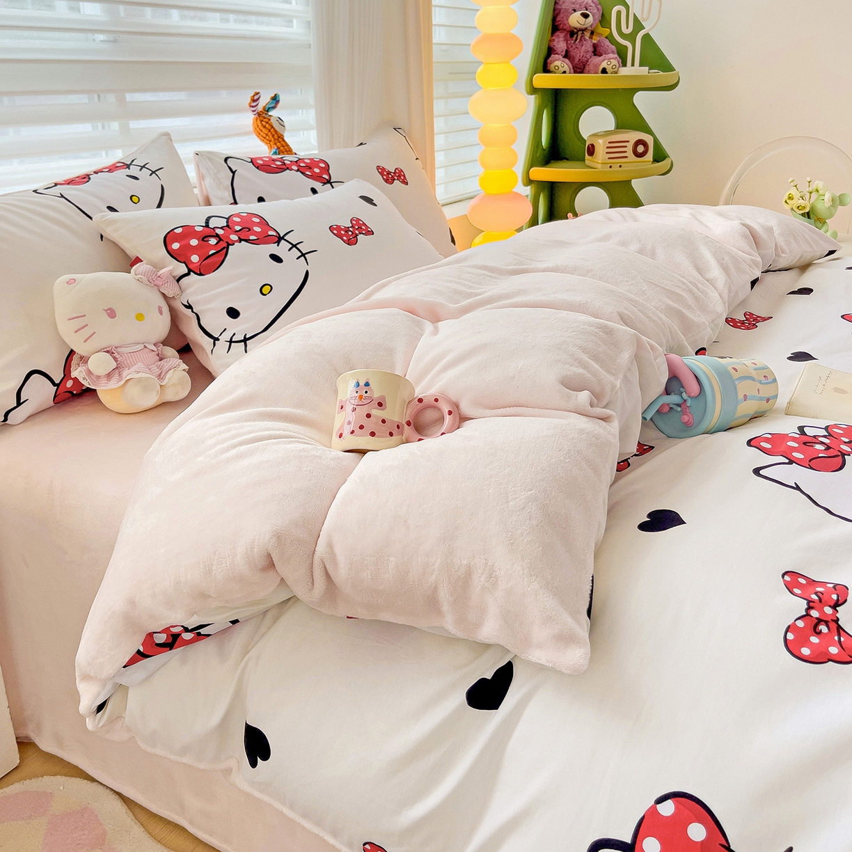 91家纺网 家纺一手货源 找家纺 朵希曼 2026新款棉绒卡通三丽鸥棉加绒印花系列四件套 爱心凯蒂